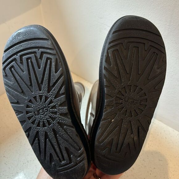UGG rain boots size 10 EUC - Picture 4 of 5